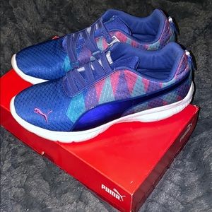 Women puma sneakers